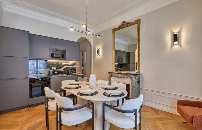 Amazing Apartment Saint Germain des Pres With A-C - Foto 19