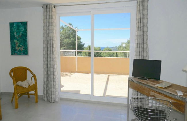 Villa With Golf-course Views - Photo 18