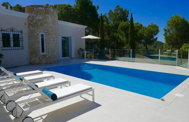 Villa With Golf-course Views - Photo 25
