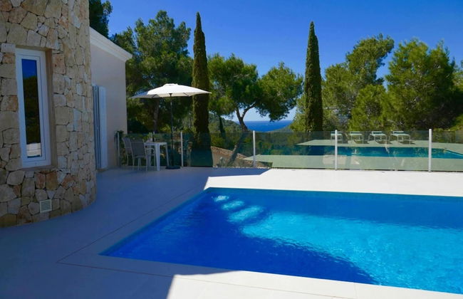 Villa With Golf-course Views - Photo 21