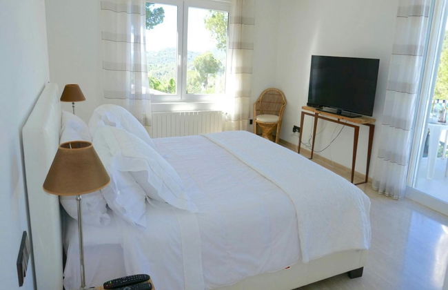 Villa With Golf-course Views - Photo 7