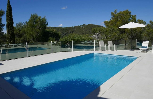 Villa With Golf-course Views - Photo 22