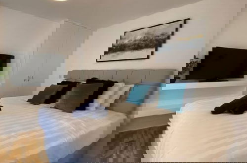 Foto 7 - Stayzo - Executive City Centre Apartment 2