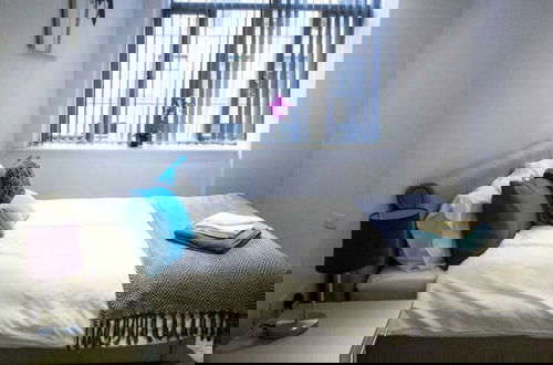Foto 5 - Stayzo - Executive City Centre Apartment 2