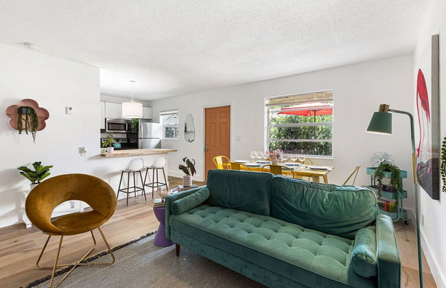Stylish 2 BR Condo - Free Parking on Premises - Foto 4