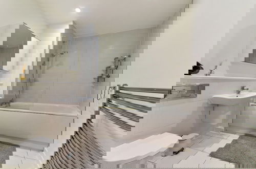 Foto 8 - Luxury 2 bed Apartment in Canary Wharf - Free Wifi