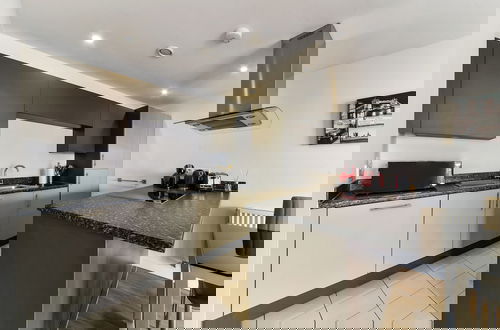 Foto 5 - Luxury 2 bed Apartment in Canary Wharf - Free Wifi
