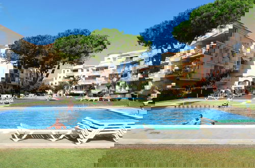 Foto 20 - Charming Apartment Near Beach
