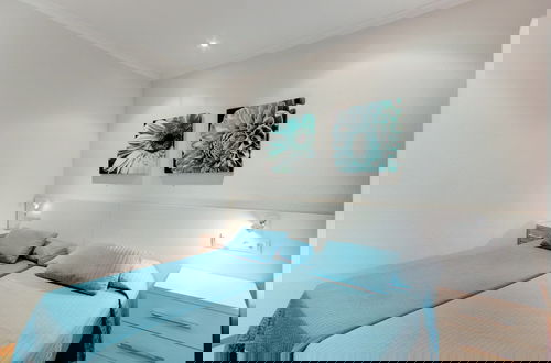 Foto 4 - Apartment With Scenic View