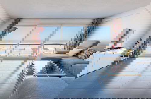 Foto 9 - Beautiful Apartment With Terrace and sea View