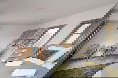 Photo 4 - Vincent Old Town Apartments