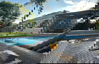 Photo 1 - Stunning 2 bed With Pool - 2275