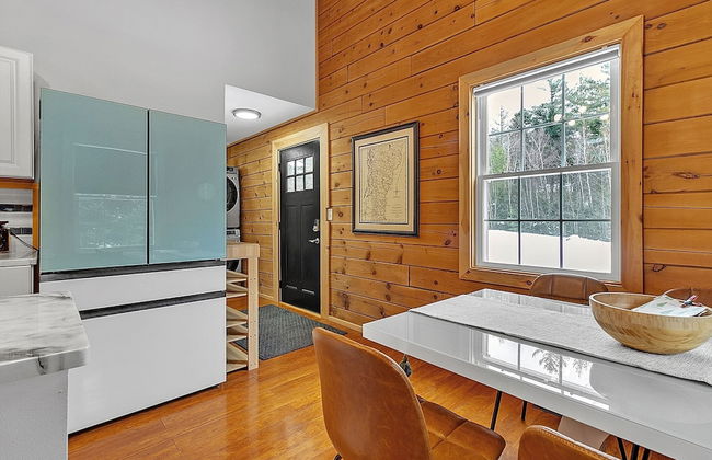 Modern Log Cabin With Skiing & Work-friendly Setup 3 Bedroom Home - Foto 25