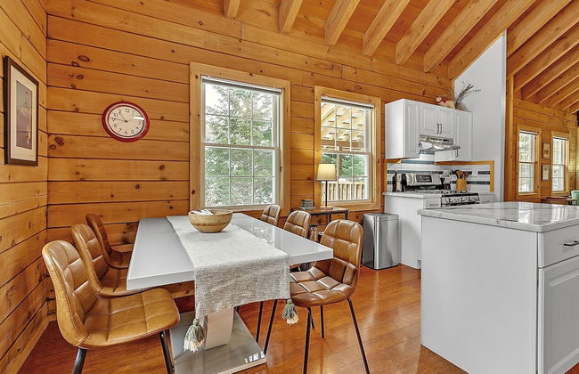 Modern Log Cabin With Skiing & Work-friendly Setup 3 Bedroom Home - Foto 24