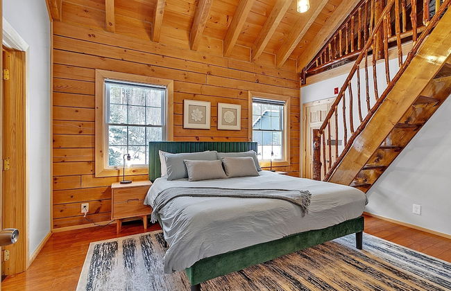 Modern Log Cabin With Skiing & Work-friendly Setup 3 Bedroom Home - Foto 12