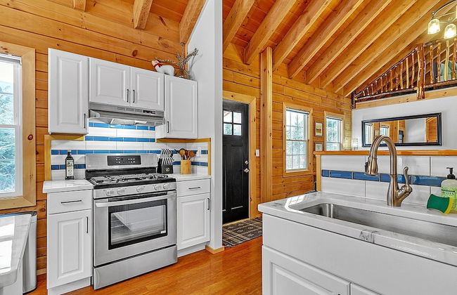 Modern Log Cabin With Skiing & Work-friendly Setup 3 Bedroom Home - Foto 18