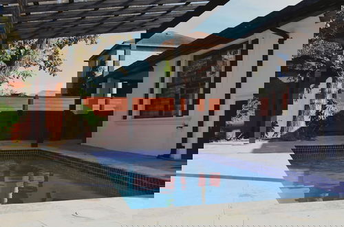 Foto 3 - Family Luxury Home With Pool in Mcallen Near by Hospitals and Stores