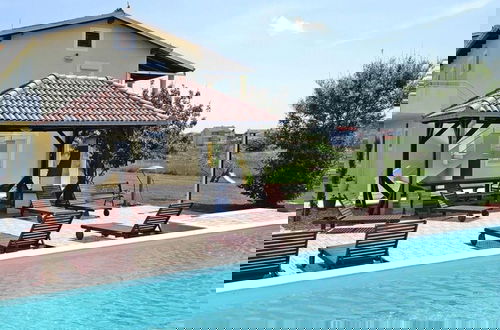 Foto 1 - Holiday Home in Privlaka With Pool