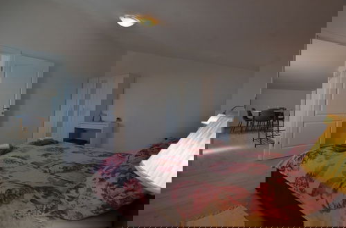 Foto 14 - Lush and Sweet Escape Apartments