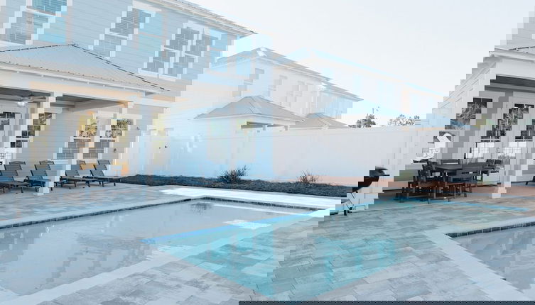 Foto 1 - Enclave at Lyndell Lane by Avantstay Private Pool