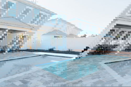 Foto 1 - Enclave at Lyndell Lane by Avantstay Private Pool