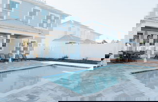 Foto 1 - Enclave at Lyndell Lane by Avantstay Private Pool