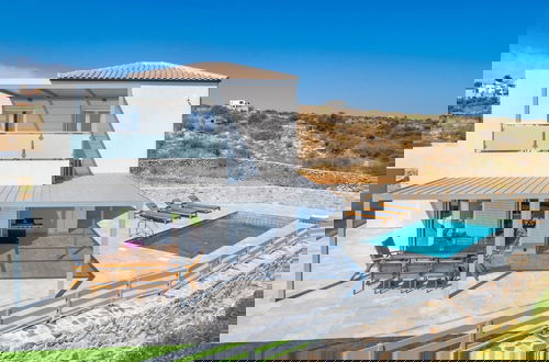 Foto 31 - Gianna s Panoramic Seaview Twin Villas With Pools