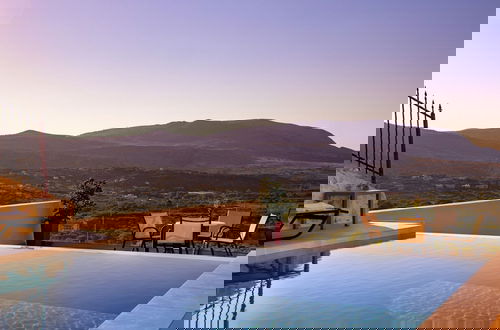Foto 17 - Iconic Villa With Private Pool and sea View