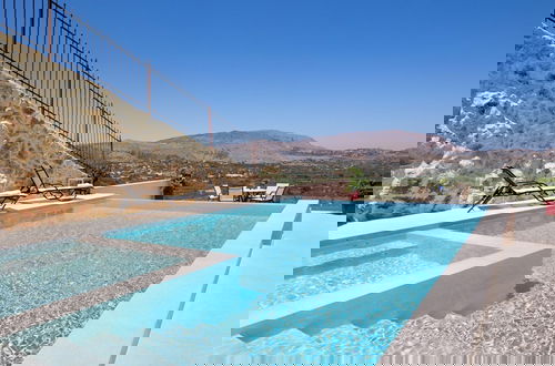Foto 27 - Iconic Villa With Private Pool and sea View
