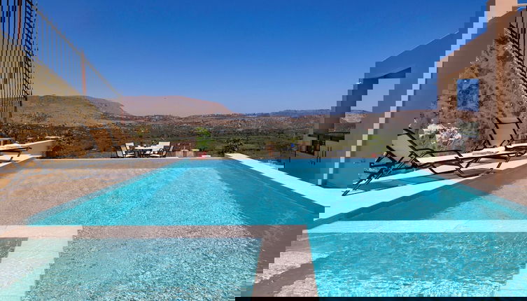 Foto 1 - Iconic Villa With Private Pool and sea View