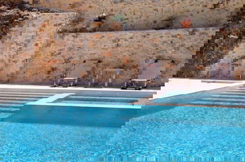 Foto 32 - Iconic Villa With Private Pool and sea View