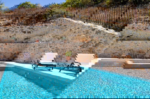 Foto 29 - Iconic Villa With Private Pool and sea View