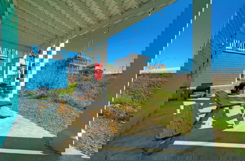 Foto 33 - Coastal Soiree Ocean Views Game Room Steps From Port Aransas Beaches