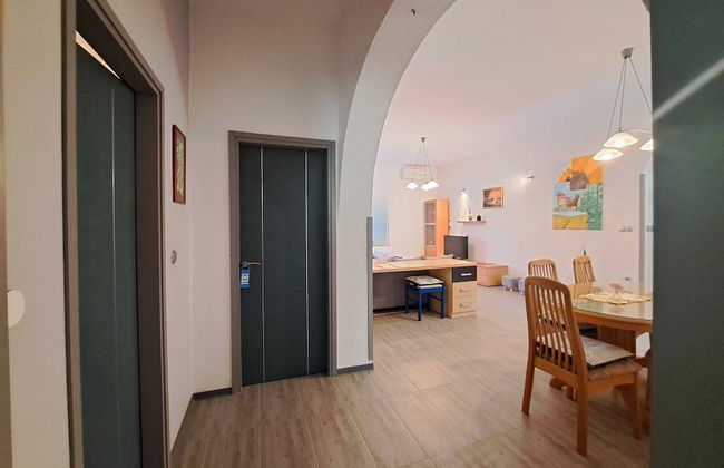 Spacious Urban Retreat Apartment With Terrace - Foto 1