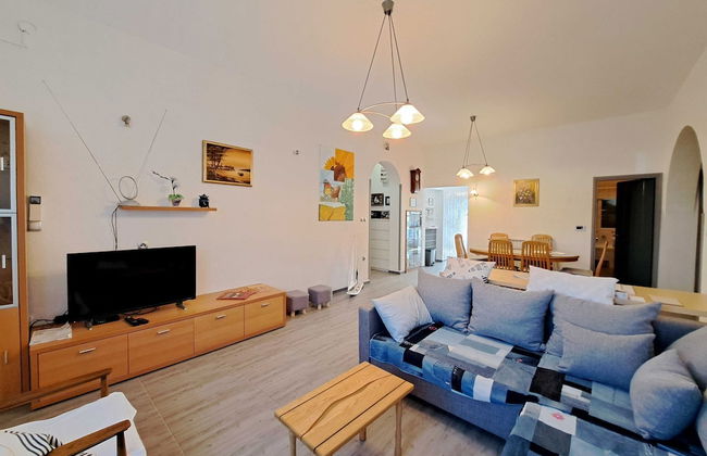 Spacious Urban Retreat Apartment With Terrace - Foto 15