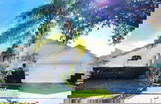 Foto 1 - Family Fun Vacation Home 4 Bedroom Villa by RedAwning