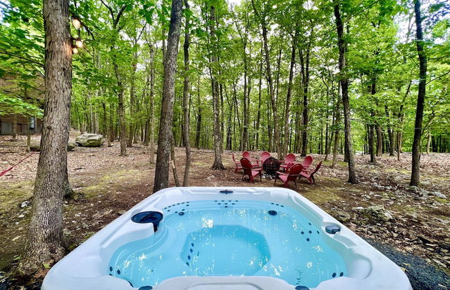 4BD Family Cottage in Pocono Forest W Private Pool & Hot-tub by RedAwning - Foto 33