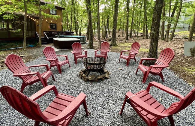 4BD Family Cottage in Pocono Forest W Private Pool & Hot-tub by RedAwning - Foto 36