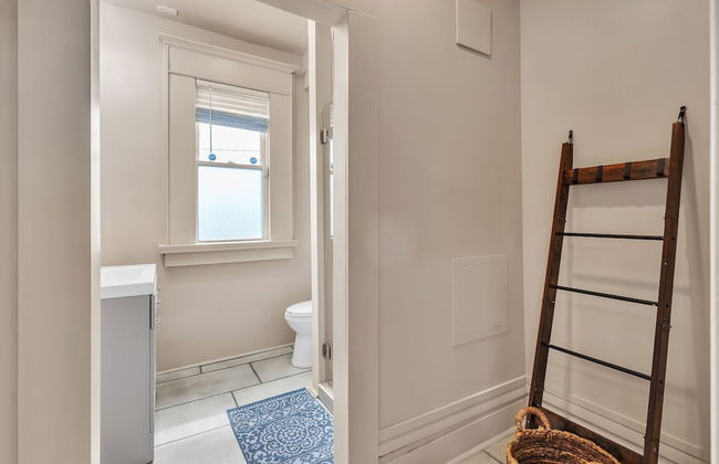 Cozy Renovated 19th Century Home, 5 Min to OSU! 3 Bedroom Home by Paula - Foto 24