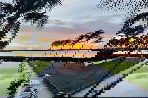 Foto 40 - Waterfront Luxury Villa With Spectacular Sunset Views And Boat Slip 3 Bedroom Townhouse by RedAwning