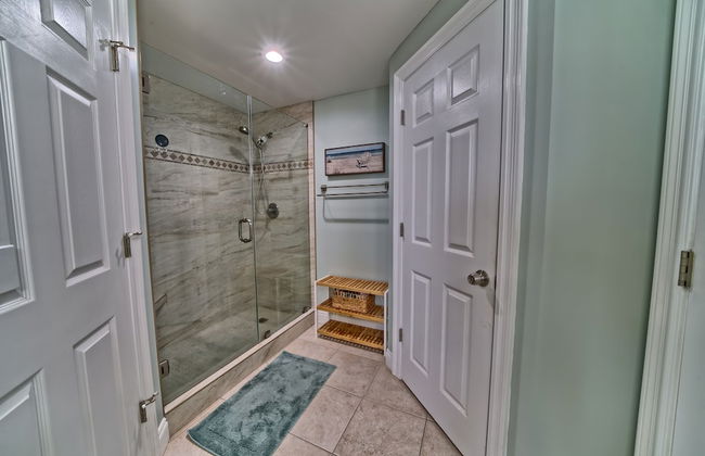 Unit 1501 2 Bedroom Condo by RedAwning - Photo 27