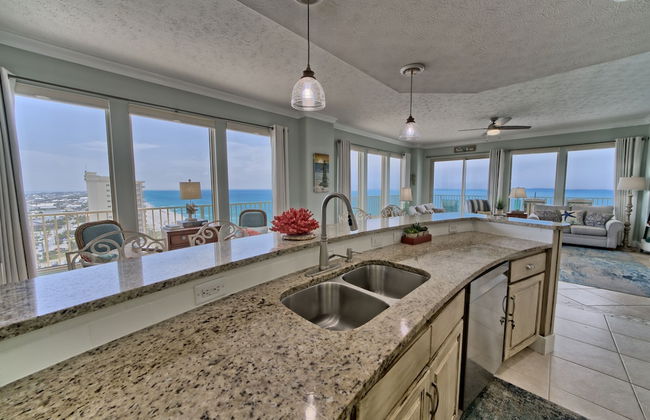 Unit 1501 2 Bedroom Condo by RedAwning - Photo 9