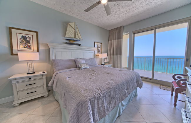 Luxurious Beachfront Condo with Beachside Pool Access and Free WiFi - Unit 1202 by RedAwning - Foto 6
