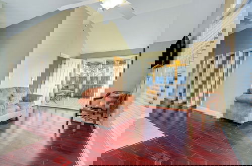 Foto 6 - Lux Apartment With Lake Views: Privacy and Wi-fi