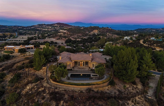 Hilltop Estate w/ Pool, Hot Tub, Fire Pit, Views Cleveland Vista by Avantstay - Foto 72