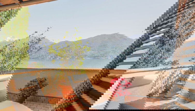 Foto 1 - Golden View