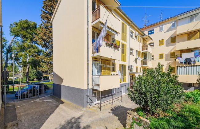 Premium Apartment With Patio - Photo 28