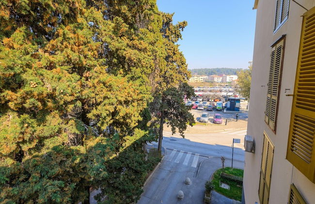 Premium Apartment With Patio - Photo 25