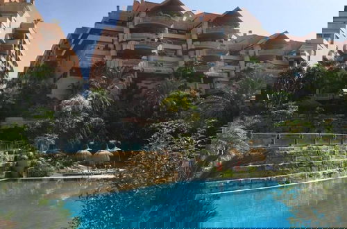 Foto 14 - Marbella Magna Apartment With Stunning Views