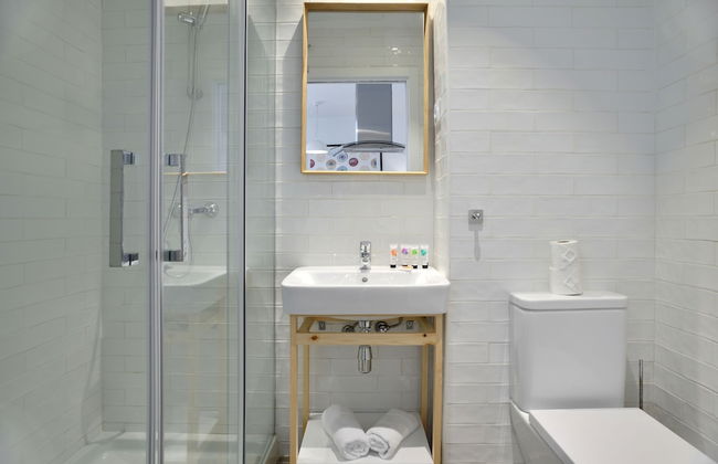 NQN Aparts & Suites Madrid - Photo 43